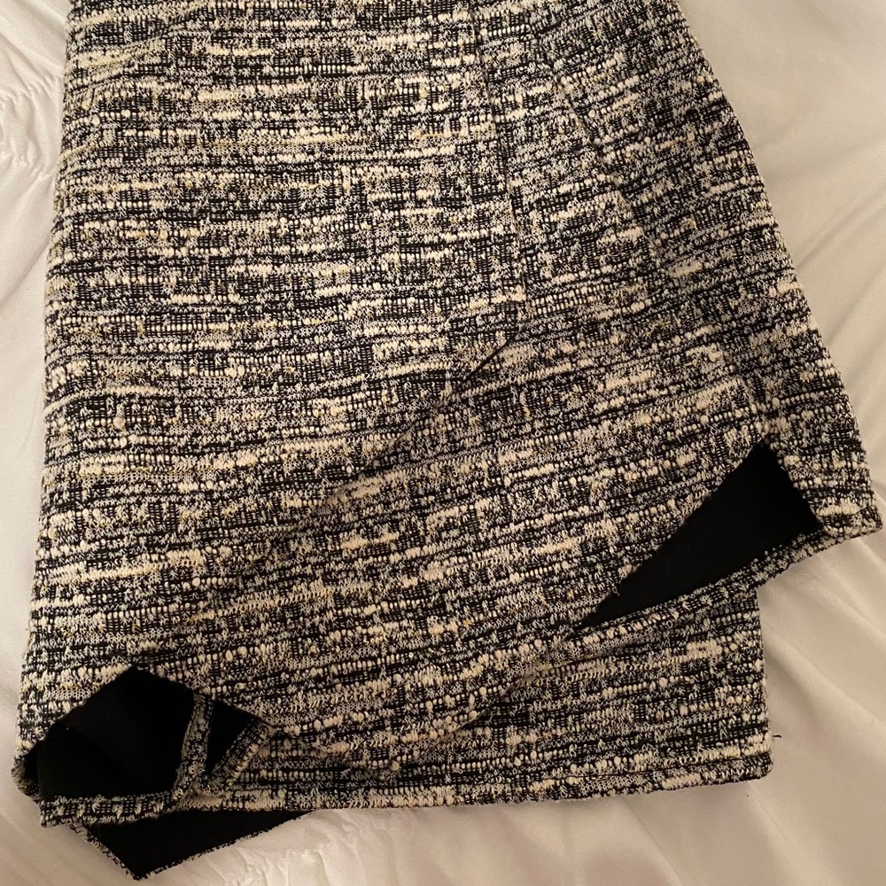 Patterned Envelope Skirt - Picture 3 of 4